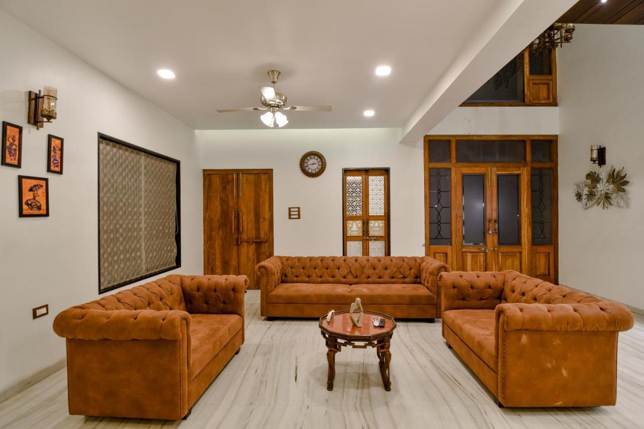 Lifeline Villas - Luxurious Taraangan 4 Mountain View Villa With Biggest Pool And Huge Open Area Lonavala Εξωτερικό φωτογραφία