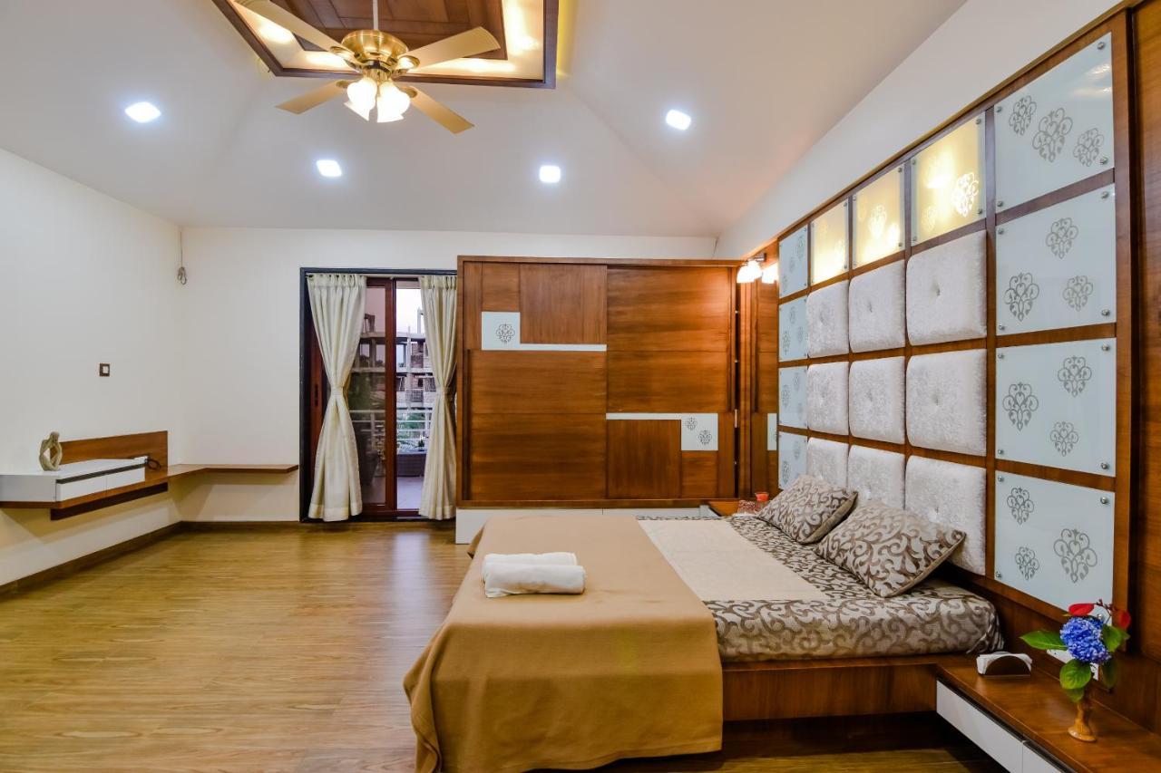 Lifeline Villas - Luxurious Taraangan 4 Mountain View Villa With Biggest Pool And Huge Open Area Lonavala Εξωτερικό φωτογραφία